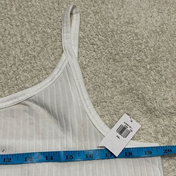 NWT- Old Navy - XXL. Fitted Crop Lettuce Hem Ribbed Tank - Picture 4 of 6